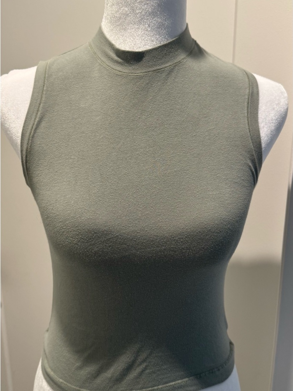 SKIMS Mock Neck Crop Top - Olive Green